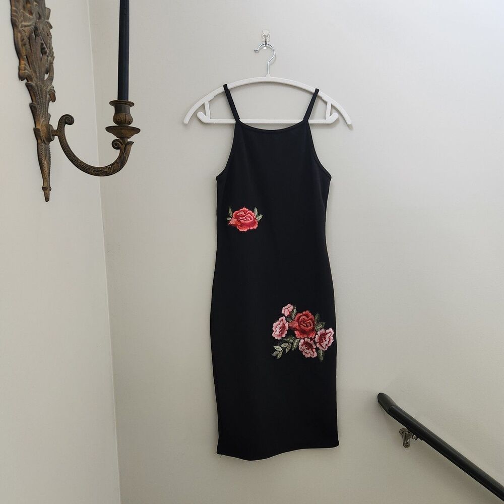 Vtg 90s/Y2k Black Embroidered Rose Floral Mini Dress Sz M Date Night Romantic